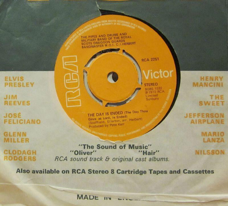 Royal Scots Dragoon Guards-The Day Is Ended-RCA-7" Vinyl